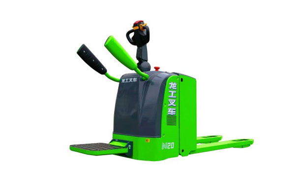 安全驾驶白银仓储白银叉车：保持通道两侧安全距离的重要性